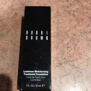 Bobbi Brown Luminous Treatment Foundation Natural